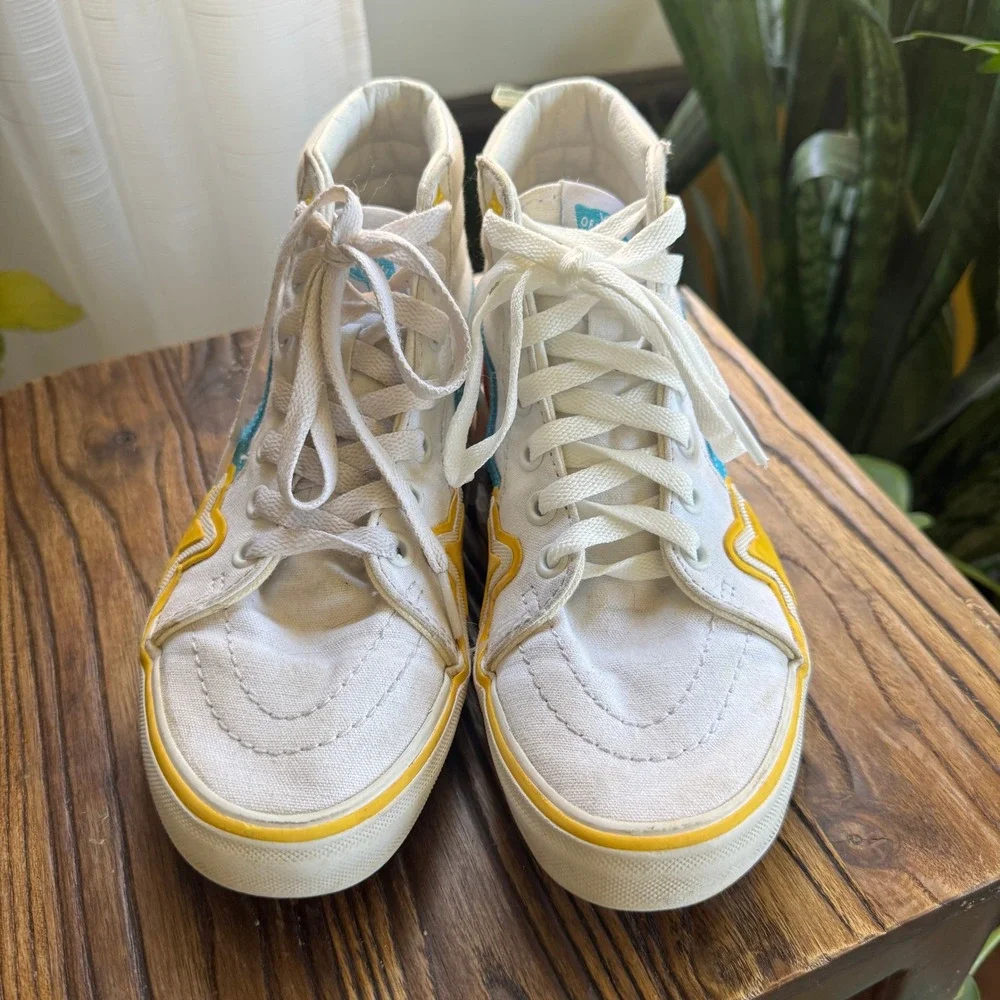 Vans‎ Sk8-Hi Kids 3.0 White Rainbow Star High Top Sneakers VN0A3276W9Y